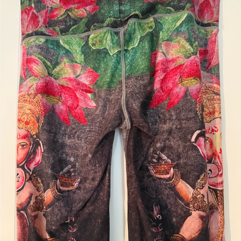 Niyama Sol Multicolor Artistic Leggings - Athletic Wear